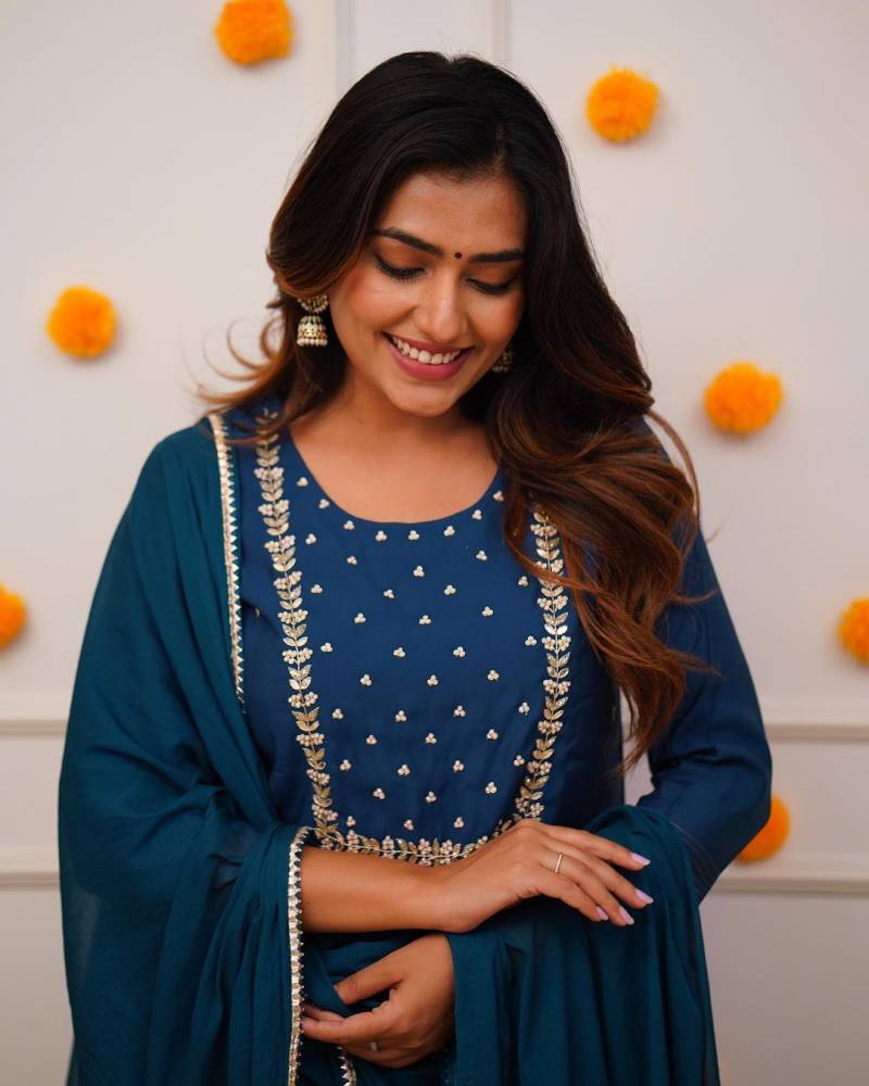 Malhaar Embroidered Kurti Set