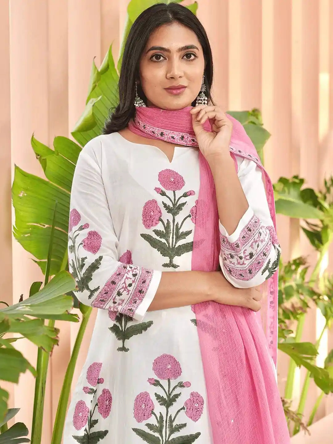 Shuchi Women Floral Printed Regular Kurta with Palazzos & With Dupatta