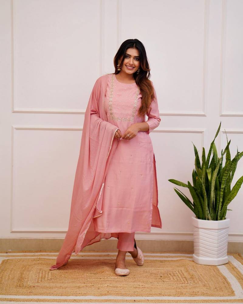 Malhaar Embroidered Kurti Set
