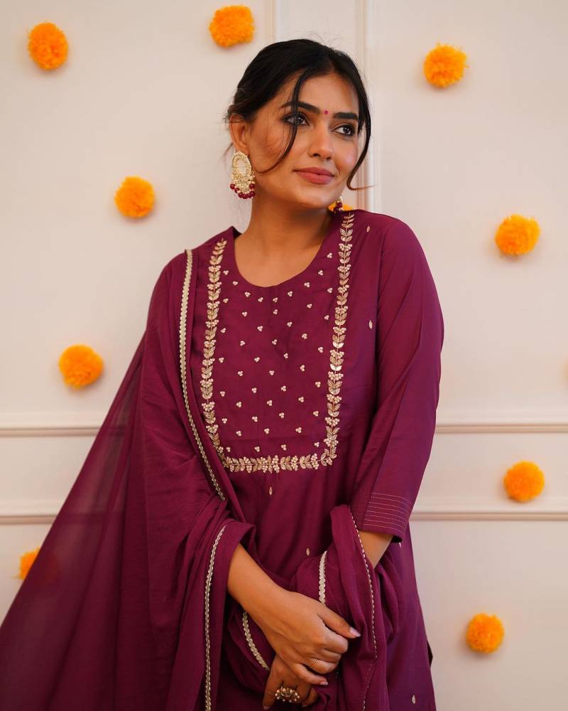 Malhaar Embroidered Kurti Set